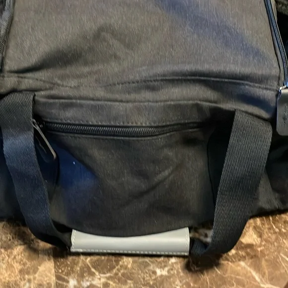 NWT Duffle/overnight bag. - Picture 5 of 5